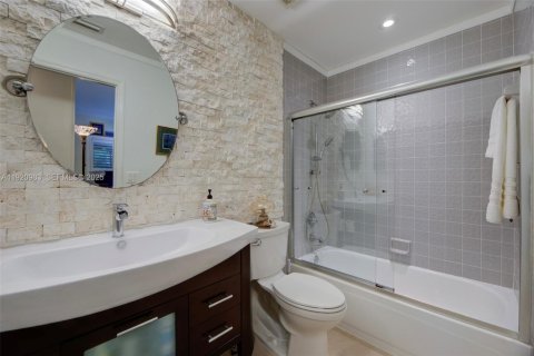 Casa en venta en Sunrise, Florida, 4 dormitorios, 173.73 m2 № 1982187 - foto 27