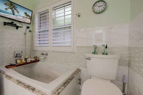 Casa en venta en Sunrise, Florida, 4 dormitorios, 173.73 m2 № 1982187 - foto 24