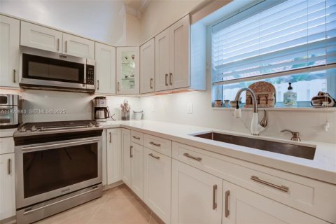 Casa en venta en Sunrise, Florida, 4 dormitorios, 173.73 m2 № 1982187 - foto 12