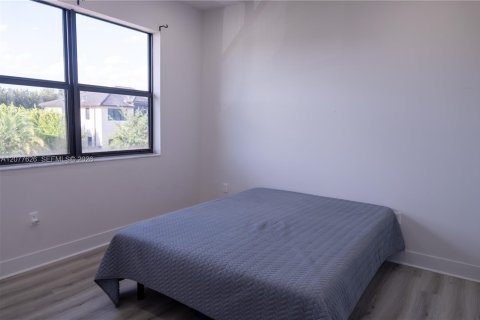 Casa en venta en Miami Lakes, Florida, 5 dormitorios, 283.35 m2 № 2323337 - foto 17