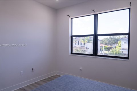 Casa en venta en Miami Lakes, Florida, 5 dormitorios, 283.35 m2 № 2323337 - foto 15