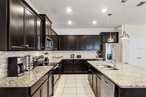 House in Davenport, Florida 10 bedrooms, 408.68 sq.m. № 1835670 - photo 11