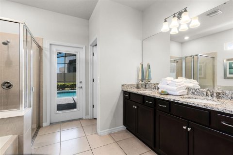 House in Davenport, Florida 10 bedrooms, 408.68 sq.m. № 1835670 - photo 21