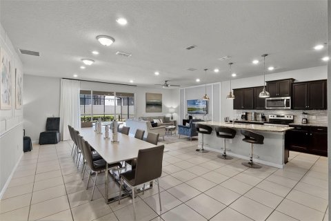 House in Davenport, Florida 10 bedrooms, 408.68 sq.m. № 1835670 - photo 5