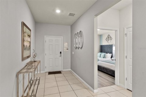 House in Davenport, Florida 10 bedrooms, 408.68 sq.m. № 1835670 - photo 3
