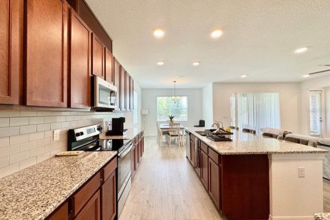 Casa en alquiler en Wesley Chapel, Florida, 5 dormitorios, 308.06 m2 № 1846691 - foto 14