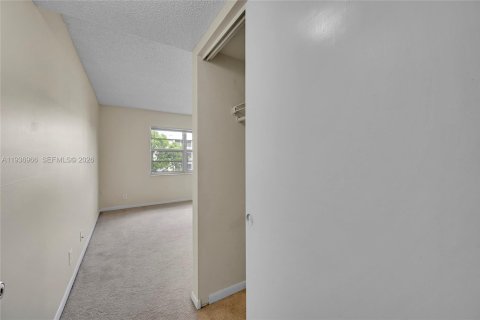 Copropriété à vendre à Coral Springs, Floride: 2 chambres, 91.97 m2 № 1999260 - photo 17