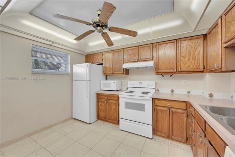 Copropriété à vendre à Coral Springs, Floride: 2 chambres, 91.97 m2 № 1999260 - photo 9