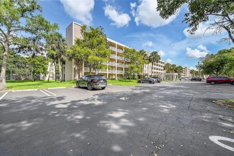 Copropriété à vendre à Coral Springs, Floride: 2 chambres, 91.97 m2 № 1999260 - photo 3