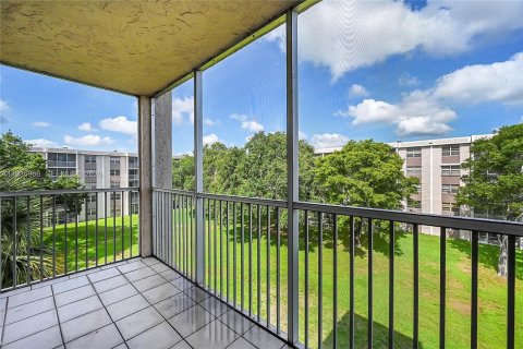 Copropriété à vendre à Coral Springs, Floride: 2 chambres, 91.97 m2 № 1999260 - photo 26