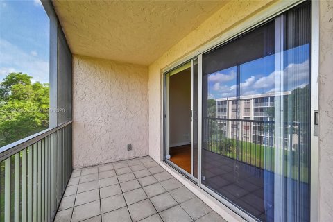 Copropriété à vendre à Coral Springs, Floride: 2 chambres, 91.97 m2 № 1999260 - photo 28