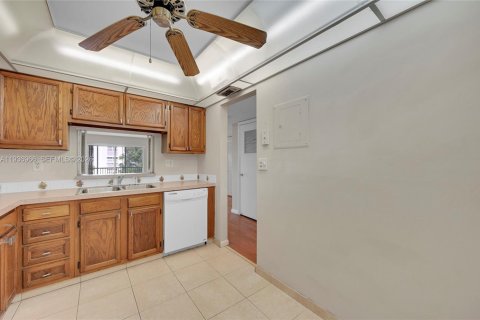 Copropriété à vendre à Coral Springs, Floride: 2 chambres, 91.97 m2 № 1999260 - photo 11