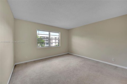 Copropriété à vendre à Coral Springs, Floride: 2 chambres, 91.97 m2 № 1999260 - photo 18