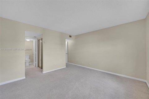 Copropriété à vendre à Coral Springs, Floride: 2 chambres, 91.97 m2 № 1999260 - photo 20