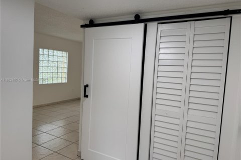 Copropriété à vendre à Miami, Floride: 3 chambres, 104.98 m2 № 1932366 - photo 18