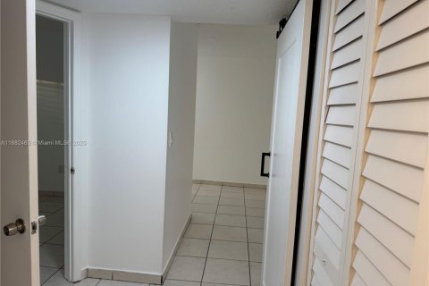Copropriété à vendre à Miami, Floride: 3 chambres, 104.98 m2 № 1932366 - photo 7