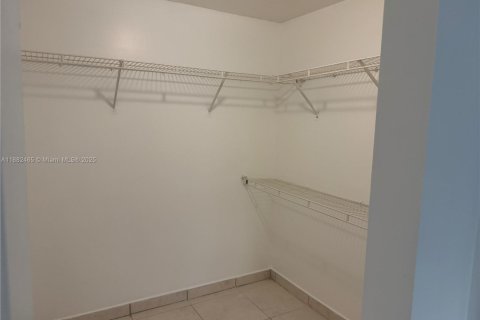 Copropriété à vendre à Miami, Floride: 3 chambres, 104.98 m2 № 1932366 - photo 13