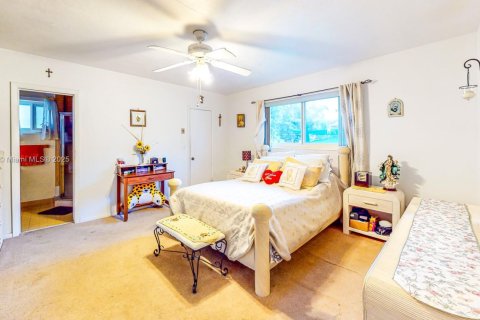 House in Cutler Bay, Florida 4 bedrooms, 183.2 sq.m. № 1832375 - photo 12