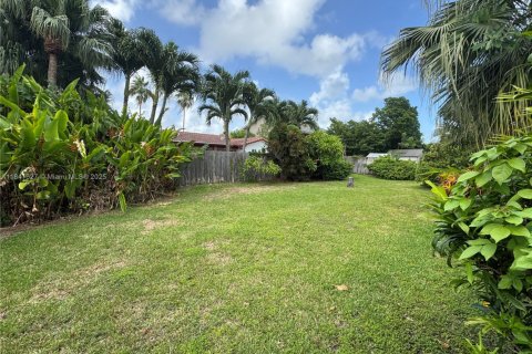 House in Cutler Bay, Florida 4 bedrooms, 183.2 sq.m. № 1832375 - photo 26
