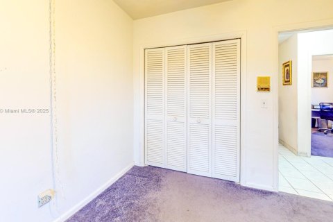 House in Cutler Bay, Florida 4 bedrooms, 183.2 sq.m. № 1832375 - photo 10