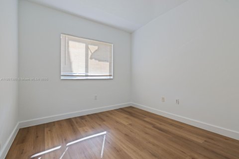 Immobilier commercial à louer à Homestead, Floride: 3 chambres, 109.25 m2 № 1975509 - photo 10