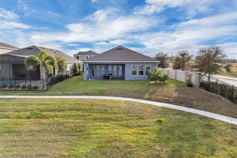 House in Winter Garden, Florida 3 bedrooms, 238.85 sq.m. № 1526328 - photo 2