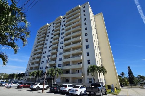 Copropriété à vendre à Fort Lauderdale, Floride: 2 chambres, 78.97 m2 № 1995374 - photo 16