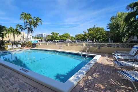 Copropriété à vendre à Fort Lauderdale, Floride: 2 chambres, 78.97 m2 № 1995374 - photo 15