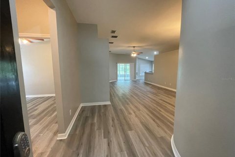 House in Land O' Lakes, Florida 4 bedrooms, 168.15 sq.m. № 1851694 - photo 7