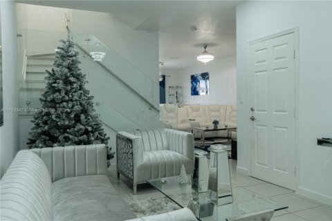 Купить таунхаус в Хомстед, Флорида 3 спальни, 169.92м2, № 1860097 - фото 2