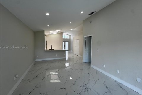 House in Miramar, Florida 4 bedrooms, 110.09 sq.m. № 1797679 - photo 6