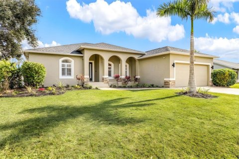 House in Englewood, Florida 3 bedrooms, 171.03 sq.m. № 2272765