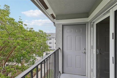 Condo in Homestead, Florida, 3 bedrooms  № 1927386 - photo 10