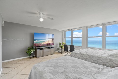 Купить кондоминиум в Майами-Бич, Флорида 48.12м2, № 1827470 - фото 8