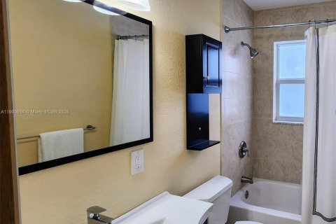 Apartamento en alquiler en Fort Lauderdale, Florida, 1 dormitorio, 55.74 m2 № 1952223 - foto 6