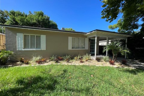 Villa ou maison à louer à Orlando, Floride: 2 chambres, 91.6 m2 № 1678391 - photo 1