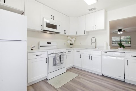 Casa en venta en Palm Harbor, Florida, 3 dormitorios, 120.59 m2 № 2212832 - foto 12