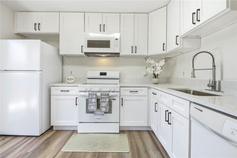 Casa en venta en Palm Harbor, Florida, 3 dormitorios, 120.59 m2 № 2212832 - foto 11