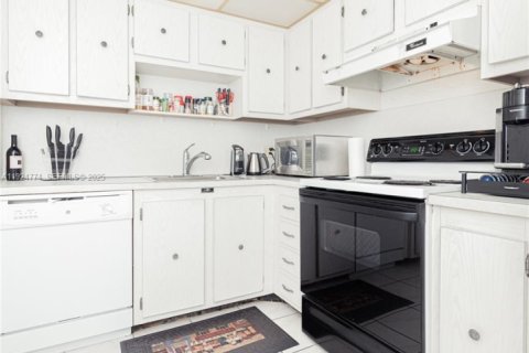 Condominio en alquiler en Hollywood, Florida, 1 dormitorio, 83.61 m2 № 1984213 - foto 19