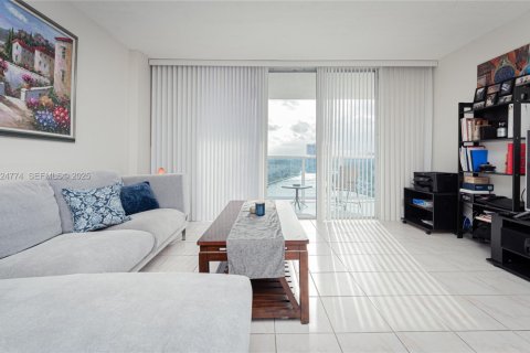 Condominio en alquiler en Hollywood, Florida, 1 dormitorio, 83.61 m2 № 1984213 - foto 5