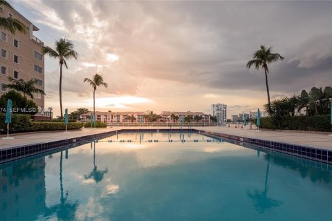 Condominio en alquiler en Hollywood, Florida, 1 dormitorio, 83.61 m2 № 1984213 - foto 28