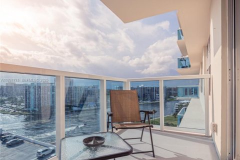 Condominio en alquiler en Hollywood, Florida, 1 dormitorio, 83.61 m2 № 1984213 - foto 24