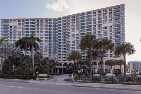 Condominio en alquiler en Hollywood, Florida, 1 dormitorio, 83.61 m2 № 1984213 - foto 27