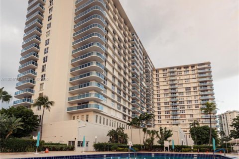 Condominio en alquiler en Hollywood, Florida, 1 dormitorio, 83.61 m2 № 1984213 - foto 30