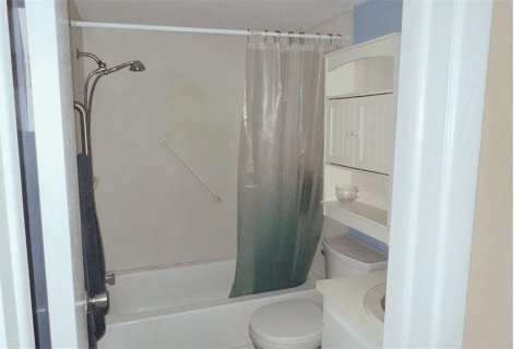 Condominio en alquiler en Port Richey, Florida, 1 dormitorio, 62.99 m2 № 1905714 - foto 9