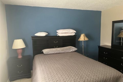 Condominio en alquiler en Port Richey, Florida, 1 dormitorio, 62.99 m2 № 1905714 - foto 8