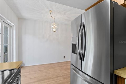 Condo in Saint Petersburg, Florida, 2 bedrooms  № 1810183 - photo 13