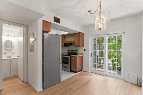 Condo in Saint Petersburg, Florida, 2 bedrooms  № 1810183 - photo 8