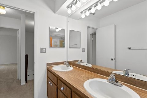 Condo in Saint Petersburg, Florida, 2 bedrooms  № 1810183 - photo 19