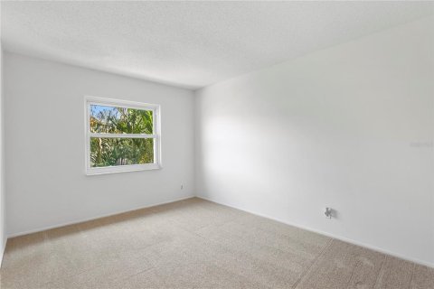 Condo in Saint Petersburg, Florida, 2 bedrooms  № 1810183 - photo 20
